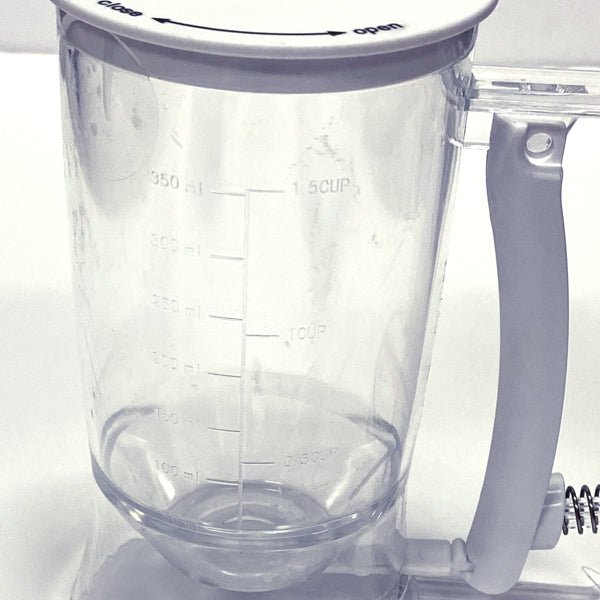 Vivitar Mess - Free Plastic Batter Dispenser (Holds 1.5 Cups of Batter) Great for Pancakes, Cupcakes, Waffles - Dollar Fanatic
